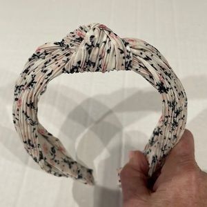 Headband Knotted by Sophie Beautiful silky flowered pattern